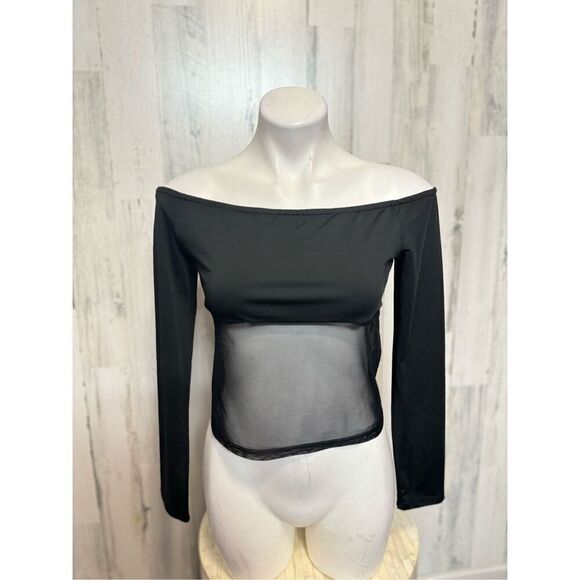 Black off the shoulders top - Picture 2 of 7